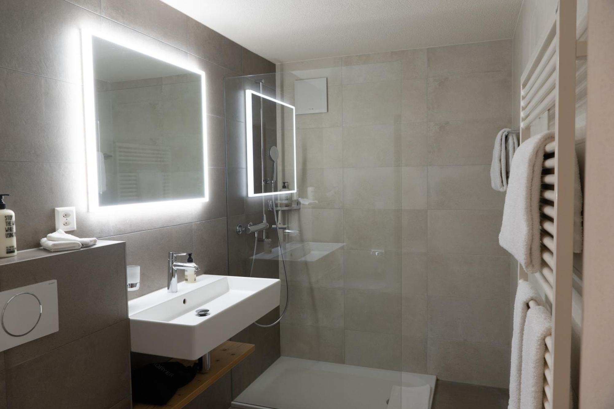 Hotel Alpenland Gstaad Zewnętrze zdjęcie