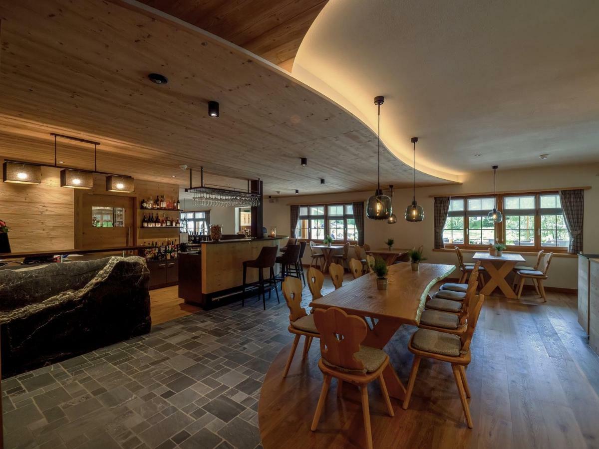 Hotel Alpenland Gstaad Zewnętrze zdjęcie